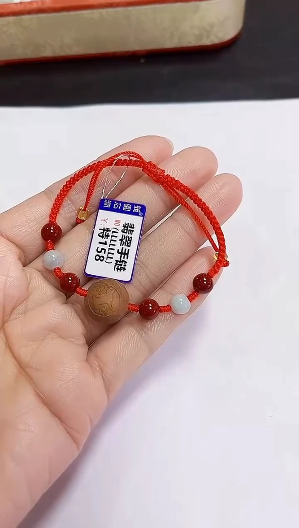 颈饰未镶嵌翡翠狗