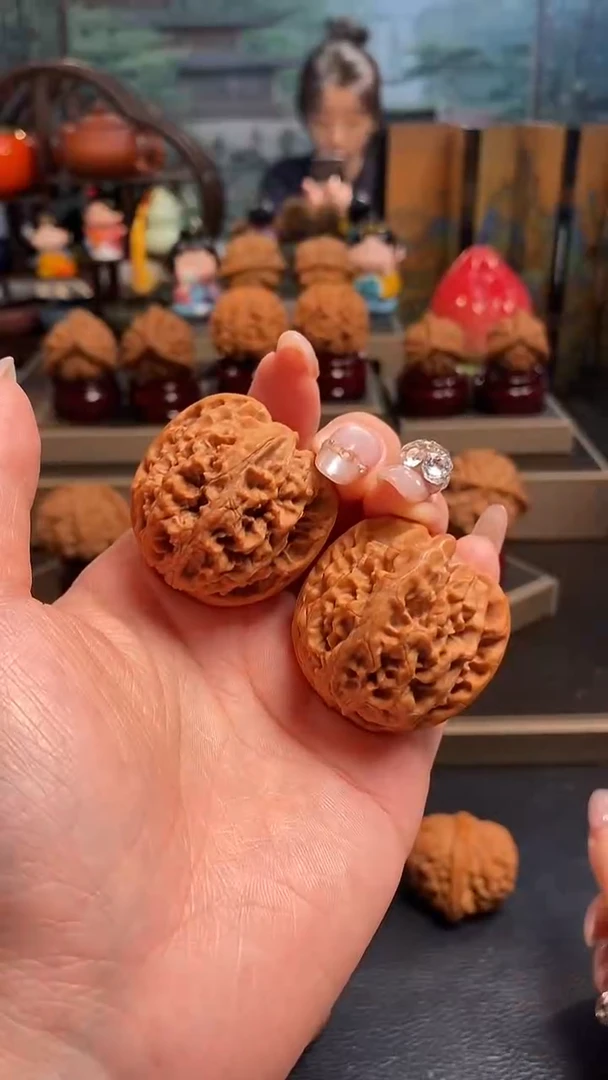 【闪购商品】文玩核桃吊坠K546苹果园36