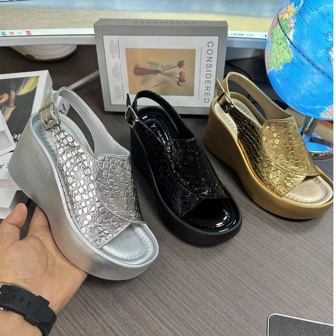 05-新款时尚凉鞋爆款休闲百搭夏季软底外穿坡跟透气