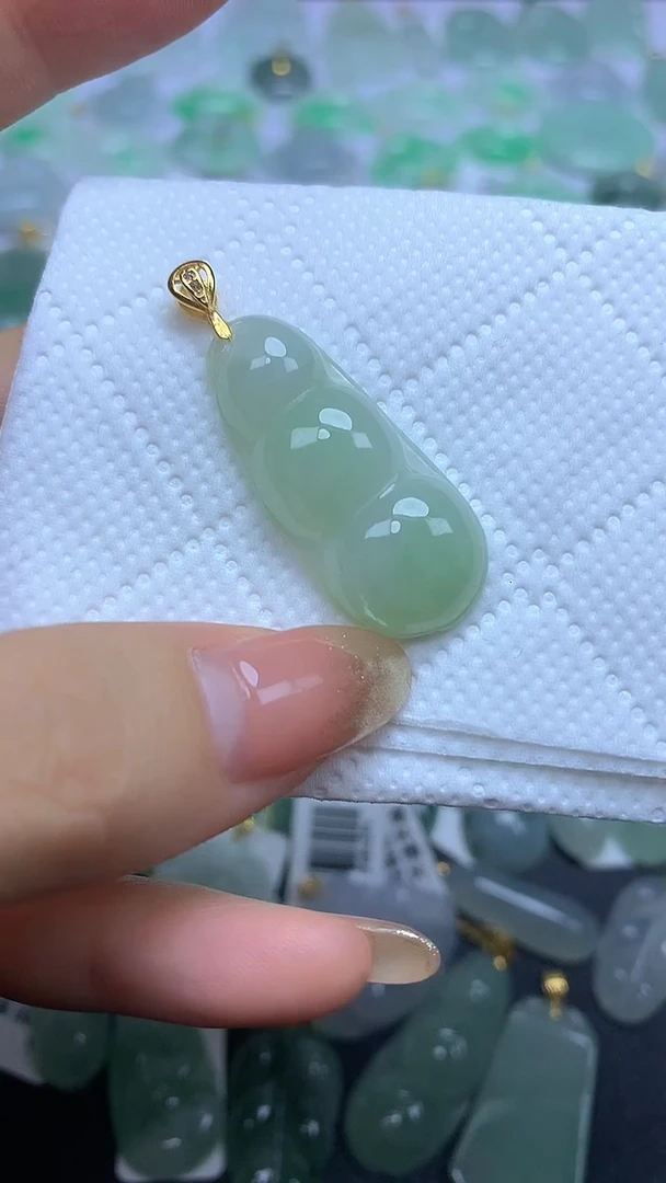 颈饰未镶嵌翡翠A货