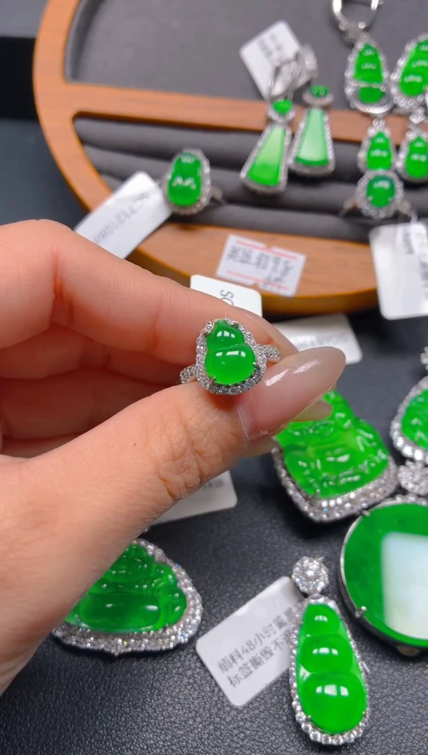 吊坠(不含链)银S925镶嵌翡翠碧****香1