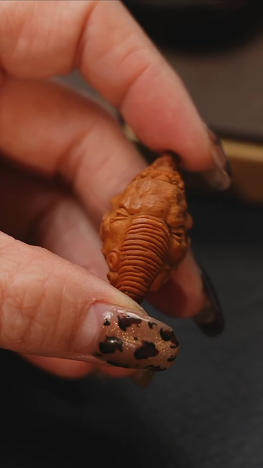 【闪购商品】橄榄核吊坠 梦梦精品核雕