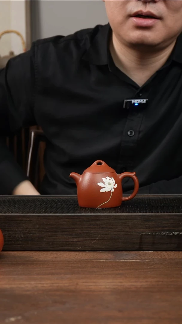 茶杯紫砂㶪****?全手朱泥秦权    堆绘莲花+刻绘   120CC