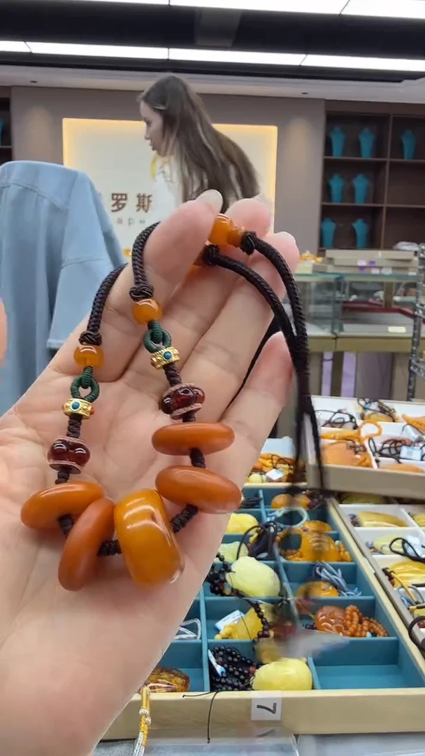 琥珀颈饰未镶嵌127秒拍号 假一罚三