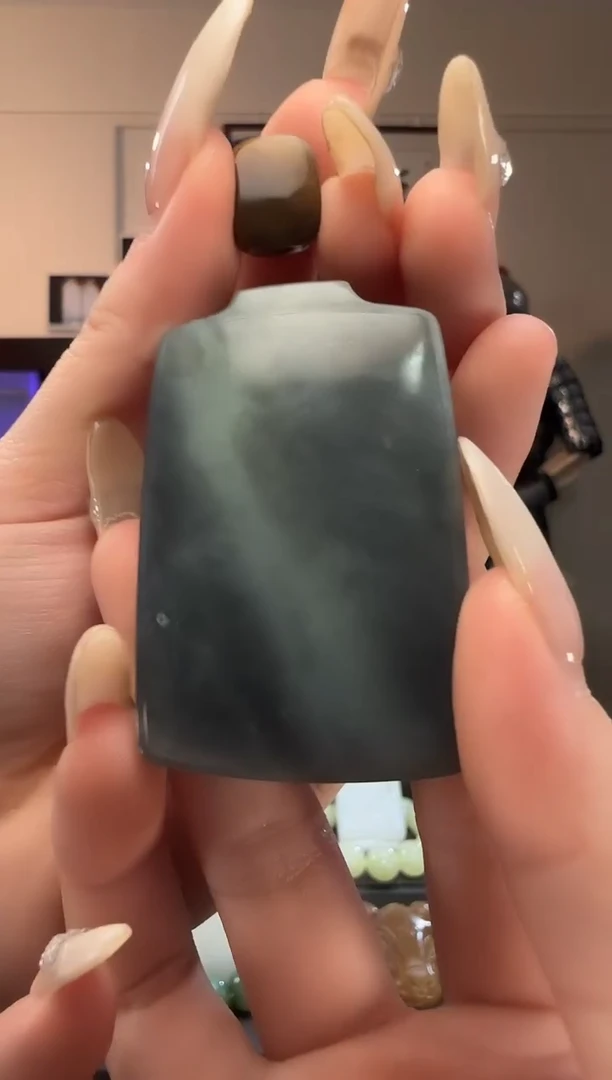 颈饰未镶嵌和田玉楼兰三彩无事牌