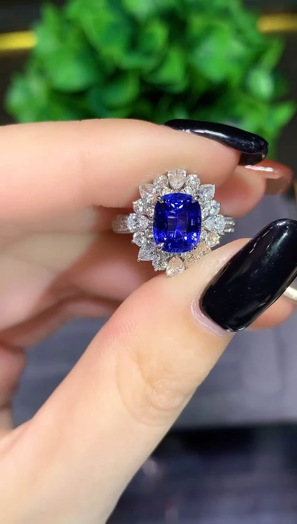 戒指蓝宝石18K金镶嵌2.65ct