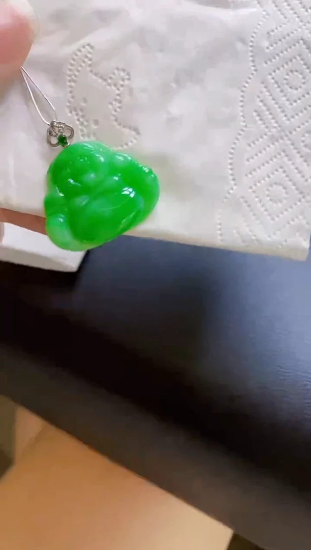 翡翠18K金镶嵌颈饰佛