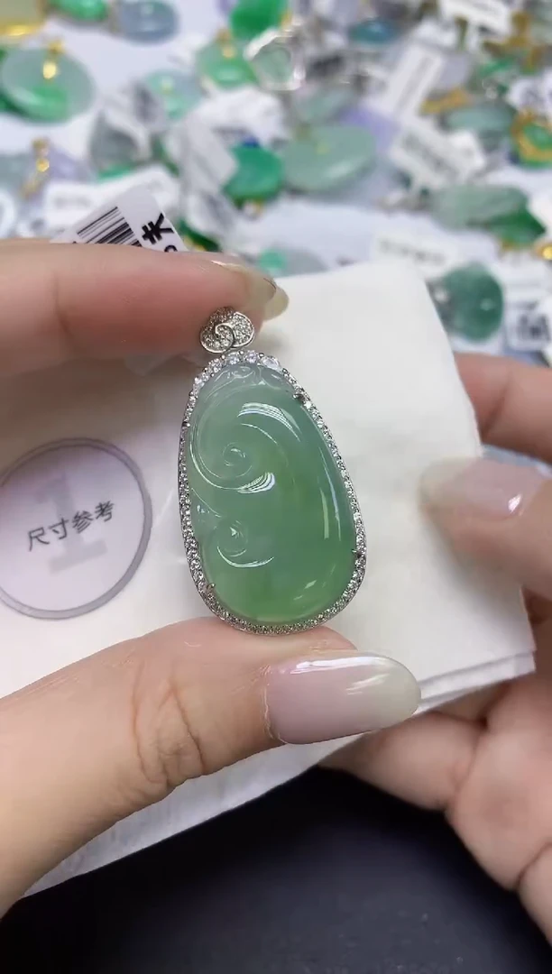 颈饰未镶嵌翡翠天然缅甸翡翠A货百元以上9元证书费自理
