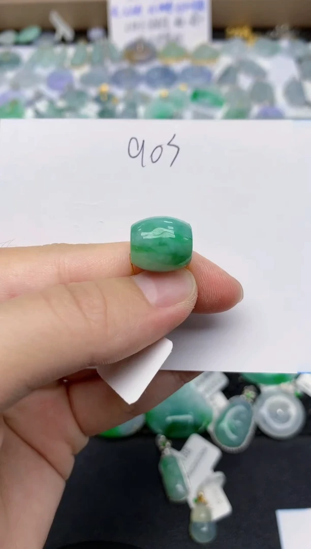 翡翠未镶嵌颈饰天然缅甸A货翡翠