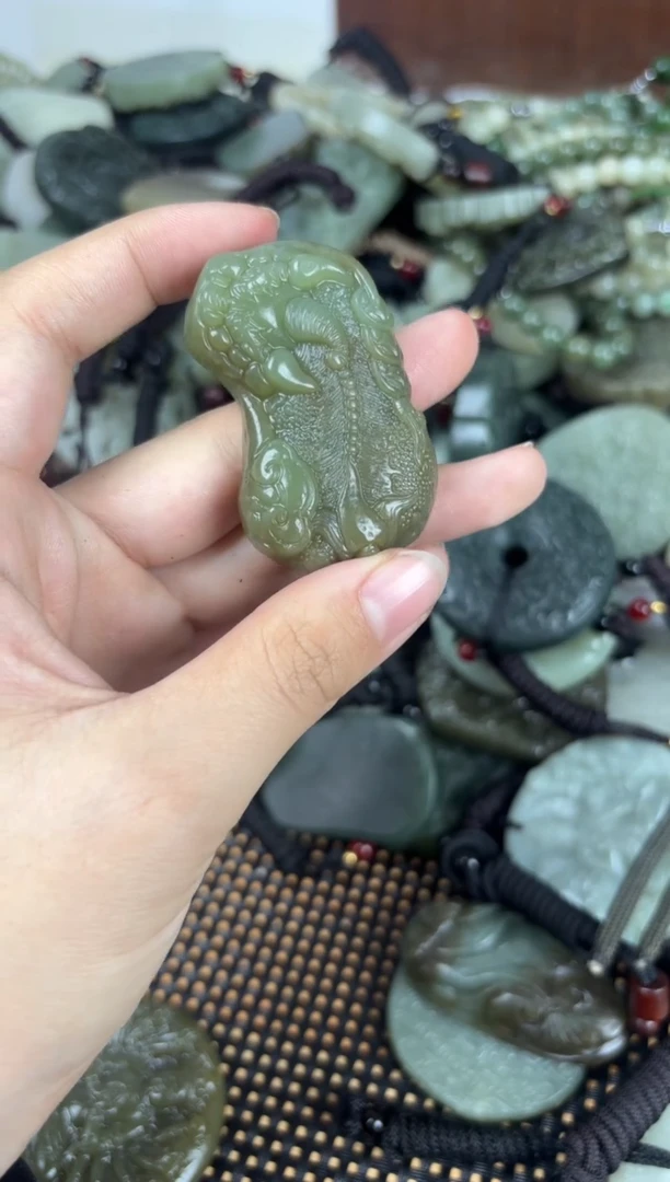 【闪购商品】和田玉颈饰未镶嵌1