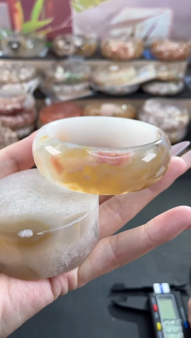 未镶嵌手镯石英质玉59