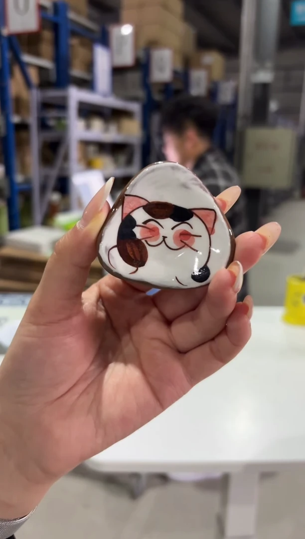 玻璃纸仲良しネコ　三角箸置き（ミケ）