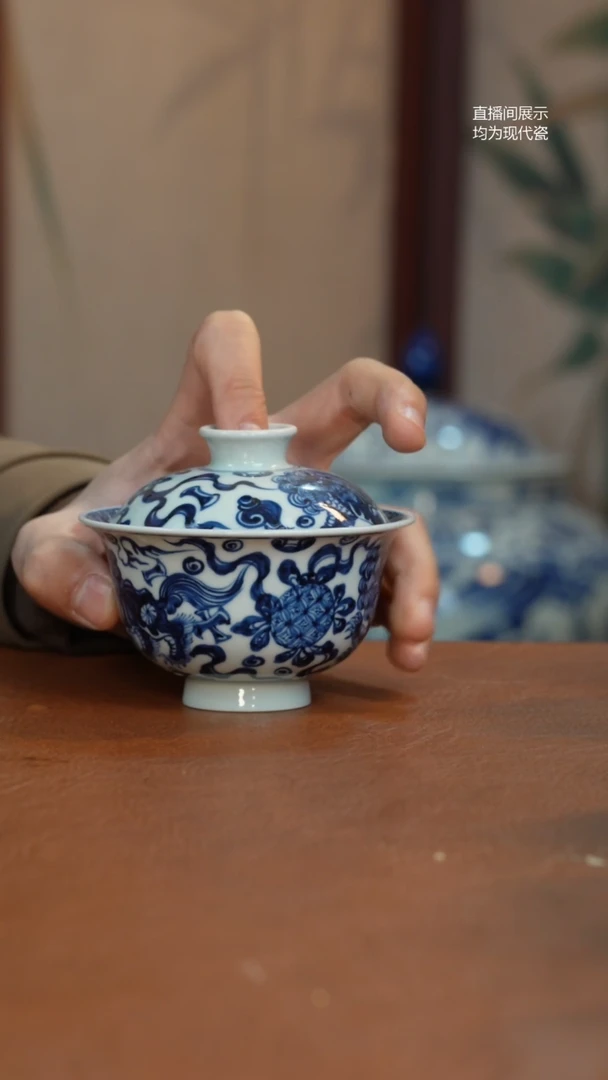 盖碗瓷追**年暗刻狮子盖碗