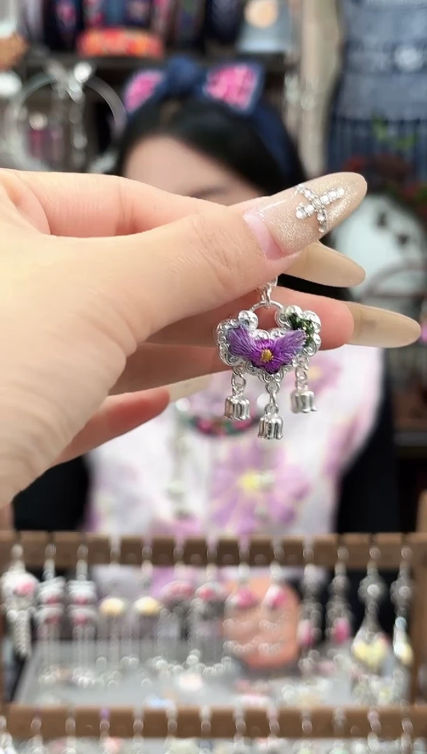 织绣民族风非遗老绣苗银饰品697*