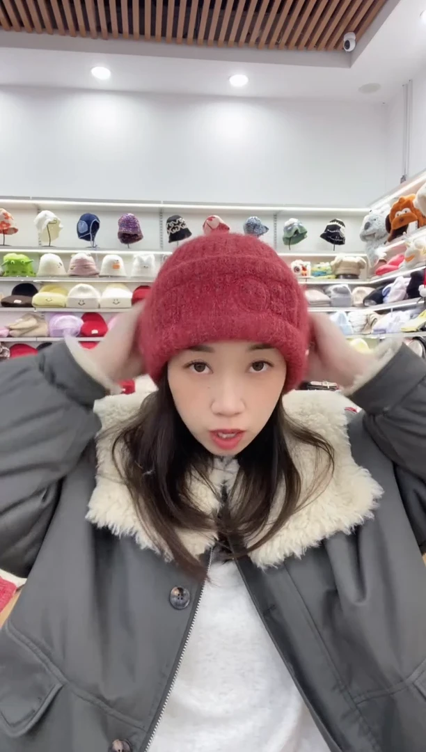 涤纶（聚酯纤维）红色针织帽