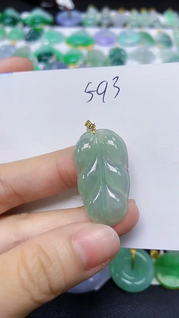 翡翠18K金镶嵌颈饰天然缅甸翡翠A货