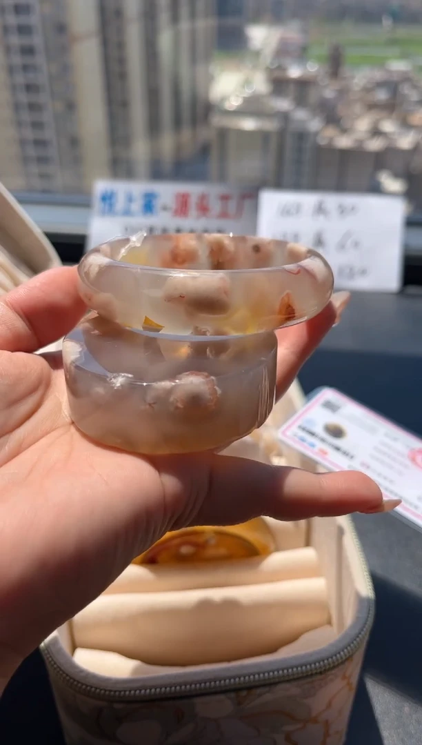 未镶嵌手镯石英质玉赠送镯心（61圈口）