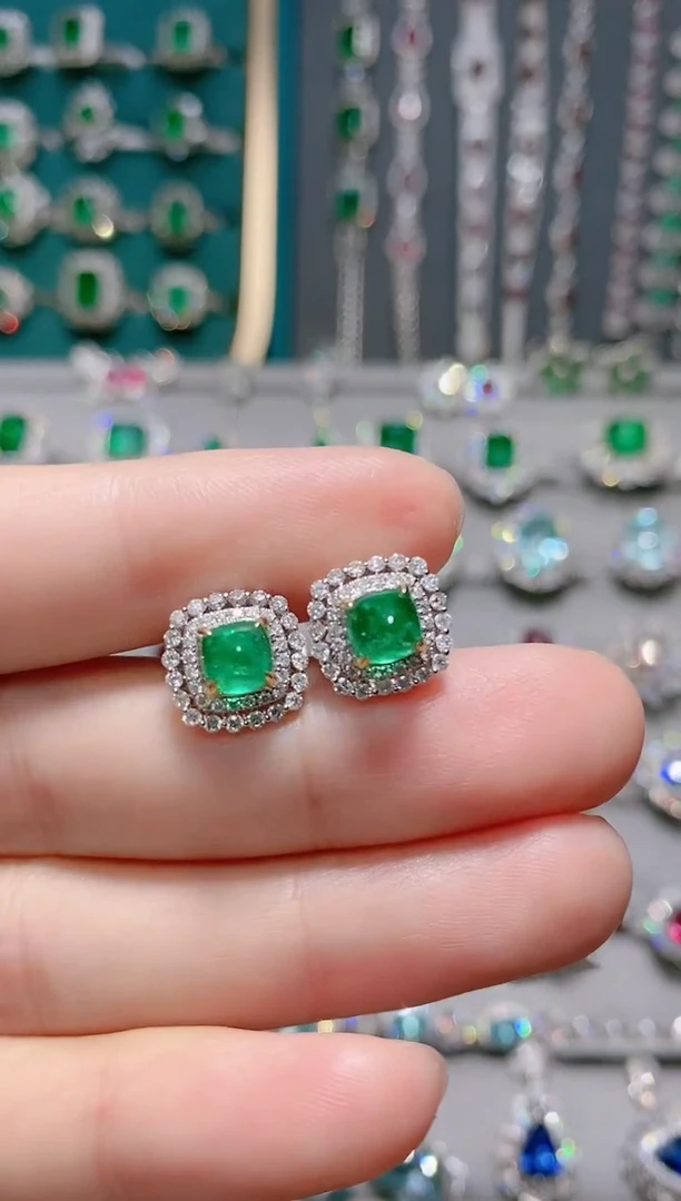 18K金镶嵌18K金耳饰祖母绿.