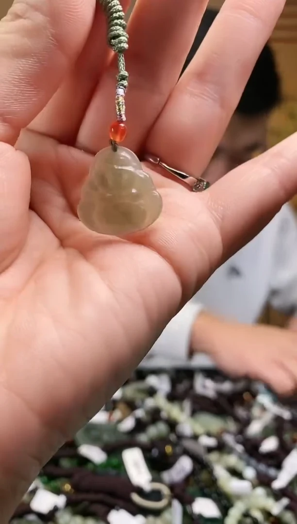 【闪购商品】和田玉颈饰未镶嵌多样性发货，拍一发一