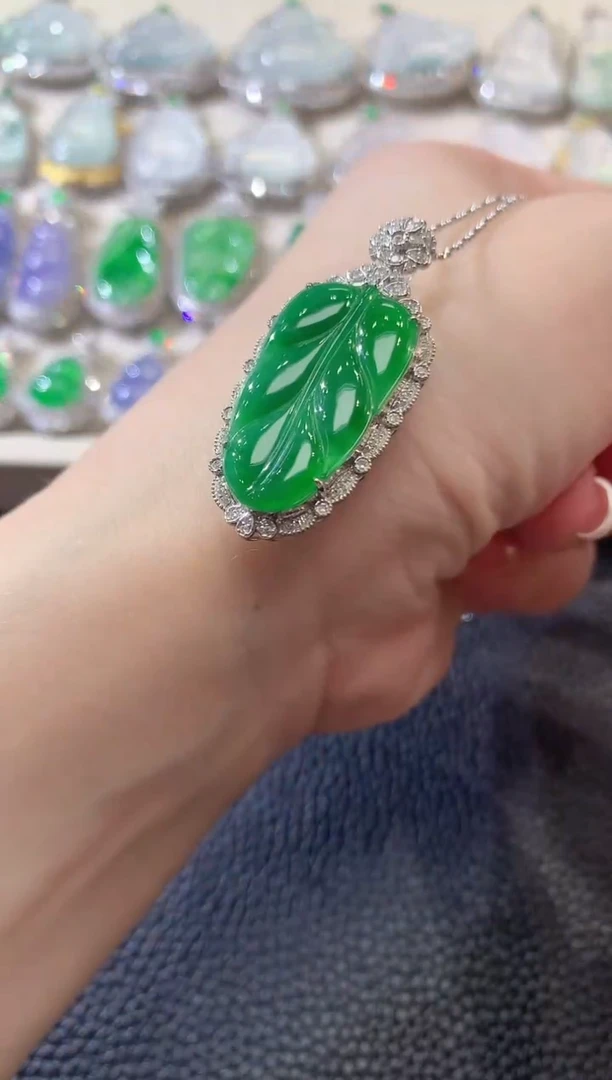 吊坠(不含链)18K金镶嵌翡翠A7
