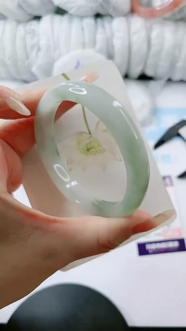 【闪购商品】石英质玉手镯未镶嵌多样性发货V593