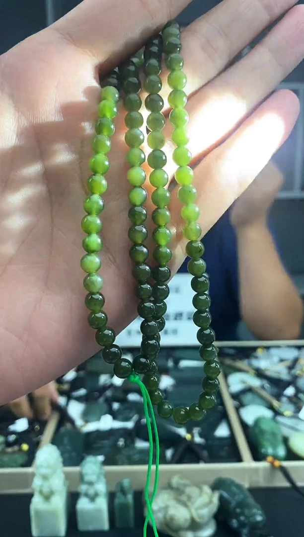 和田玉未镶嵌颈饰1