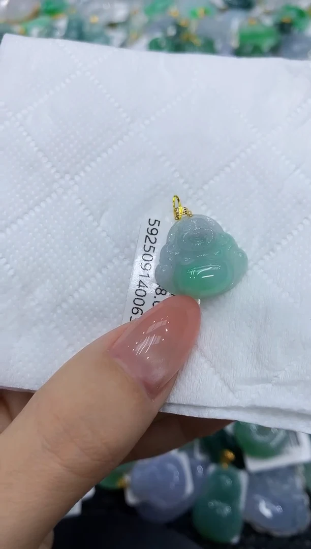 颈饰18K金镶嵌翡翠111111111111