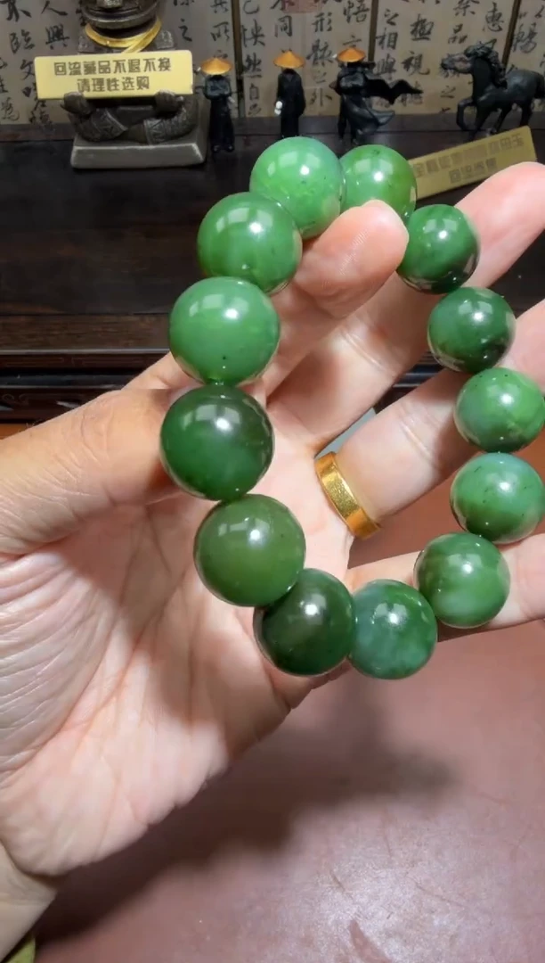 未镶嵌和田玉挂件和田玉