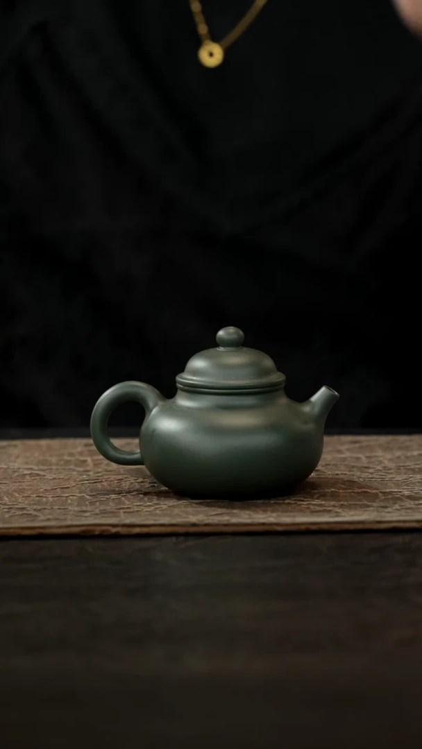 茶壶紫砂墨绿容天壶150cc