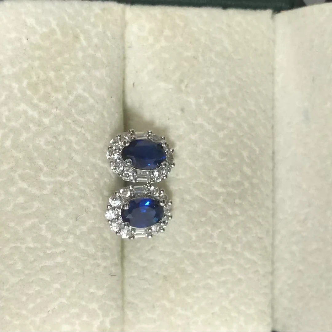 典藏精致蓝宝石精工镶嵌培育合金耳钉632