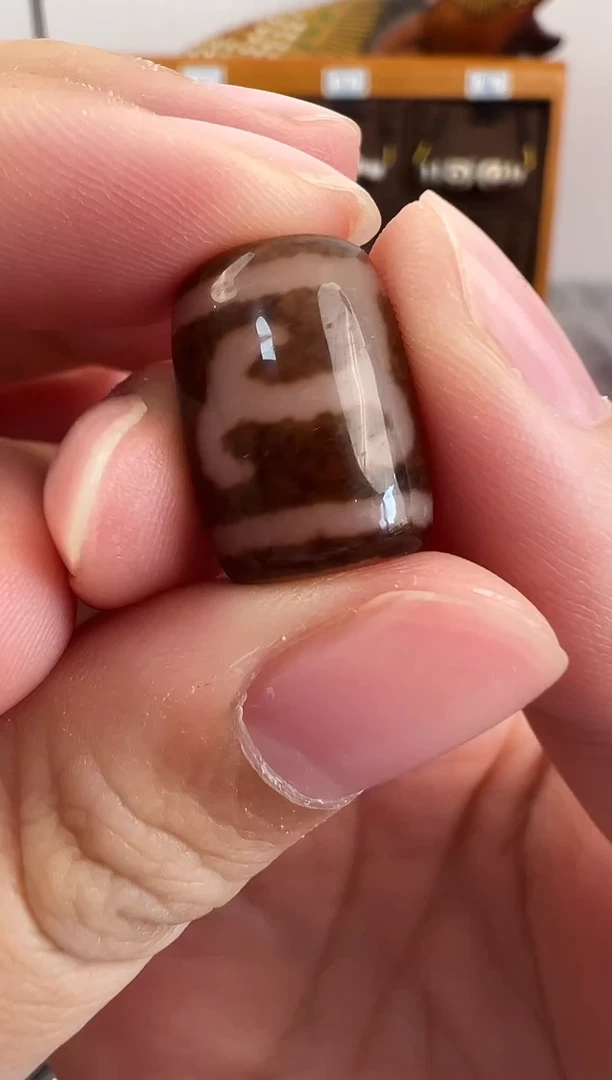 玛瑙/玉髓（覆膜）颈饰未镶嵌45微瑕随机发货