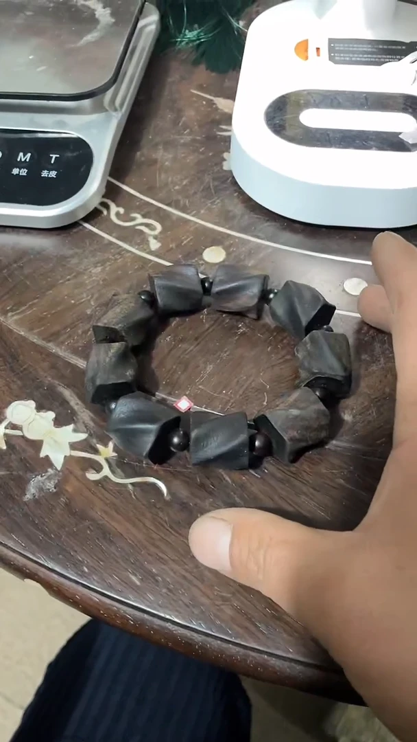 【闪购商品】木木雕欢迎光临香木摆件