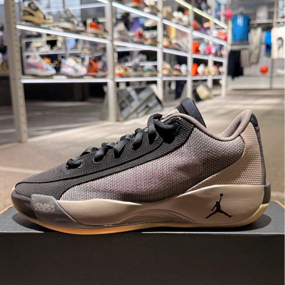 NIKE耐克乔丹男子JORDAN LUKA .77 PF玩球穿搭篮球鞋HF0819-200