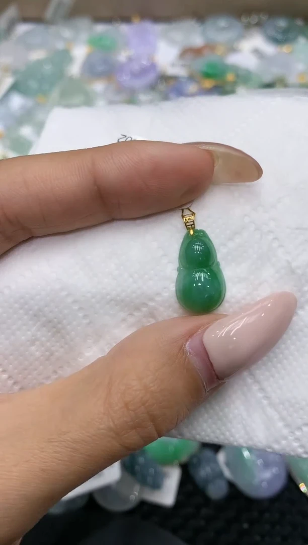 颈饰18K金镶嵌翡翠111111111111