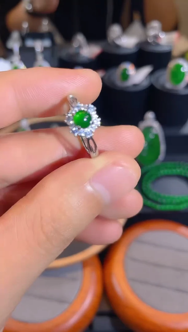 翡翠未镶嵌颈饰天然A货翡翠A1