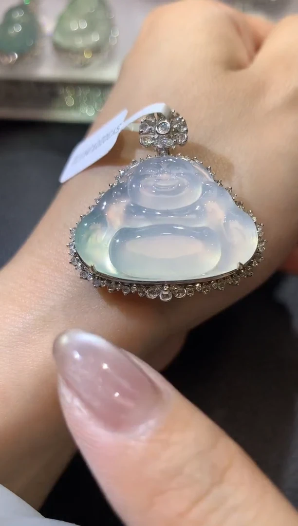 【闪购商品】翡翠吊坠(不含链)18K金镶嵌C29