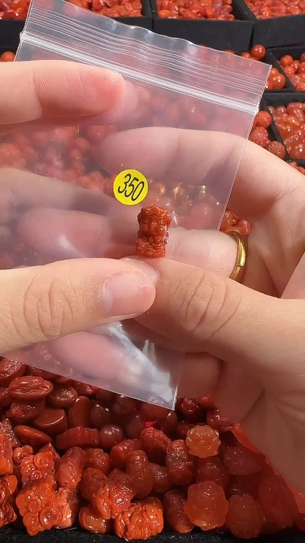 颈饰未镶嵌南红玛瑙1