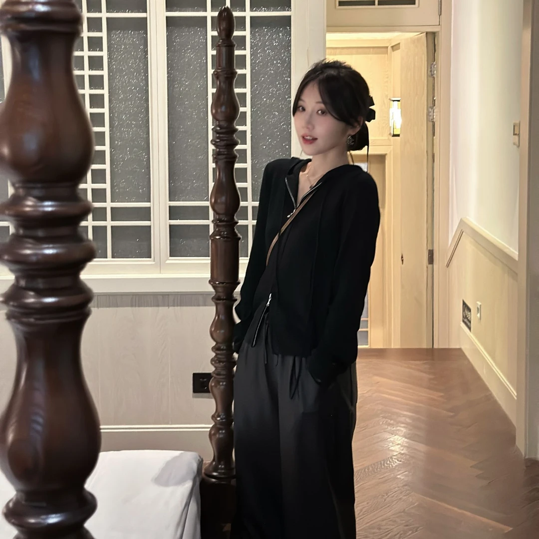 syna希娜 霓裳朗亭 拉链款绵羊毛连帽卫衣-四平针