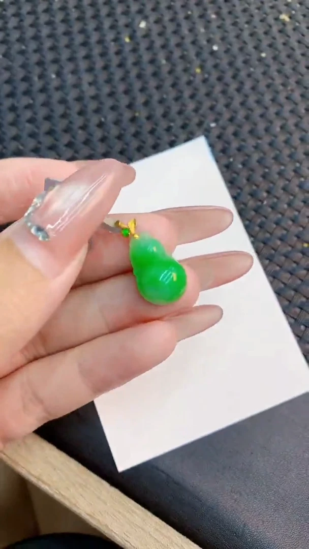翡翠18K金镶嵌吊坠(不含链)1
