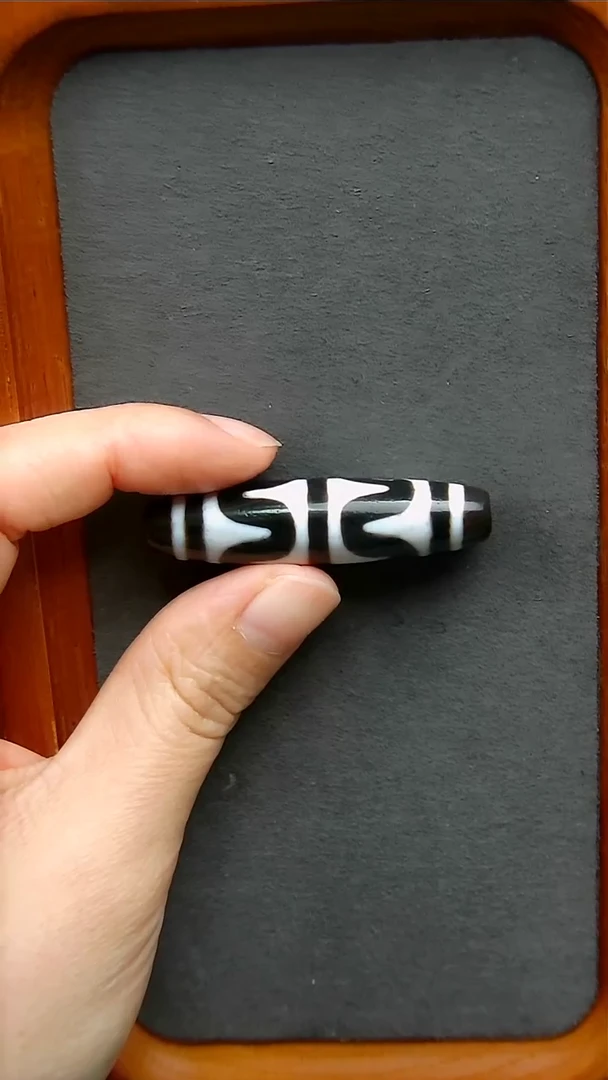 【闪购商品】玛瑙/玉髓珠宝半成品未镶嵌上肯黑白双牙12*48