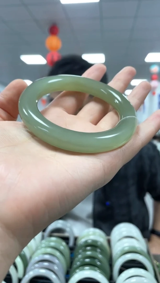 和田玉手镯未镶嵌圈口备注 高品葡萄肉手镯一条