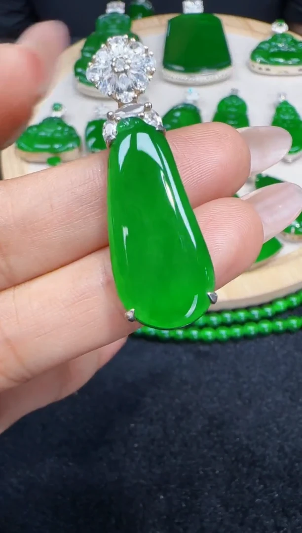 未镶嵌定制翡翠翡翠吊坠81
