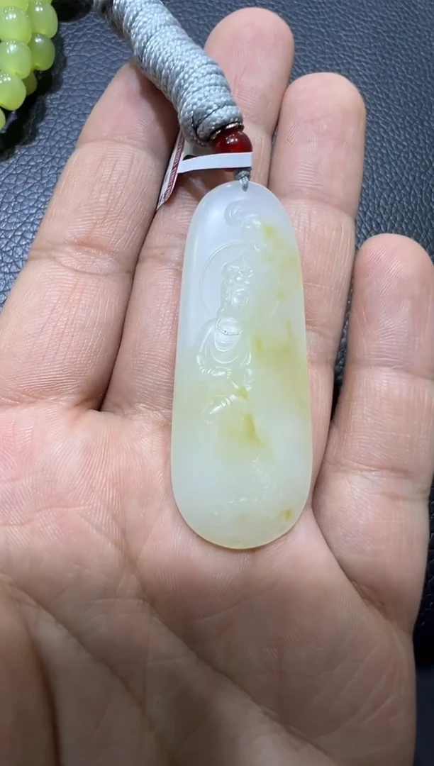 吊坠(赠链)未镶嵌和田玉金山糖白挂件（产地直发）