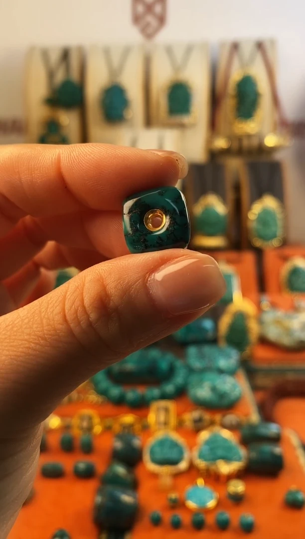 未镶嵌绿松石。网花 单颗