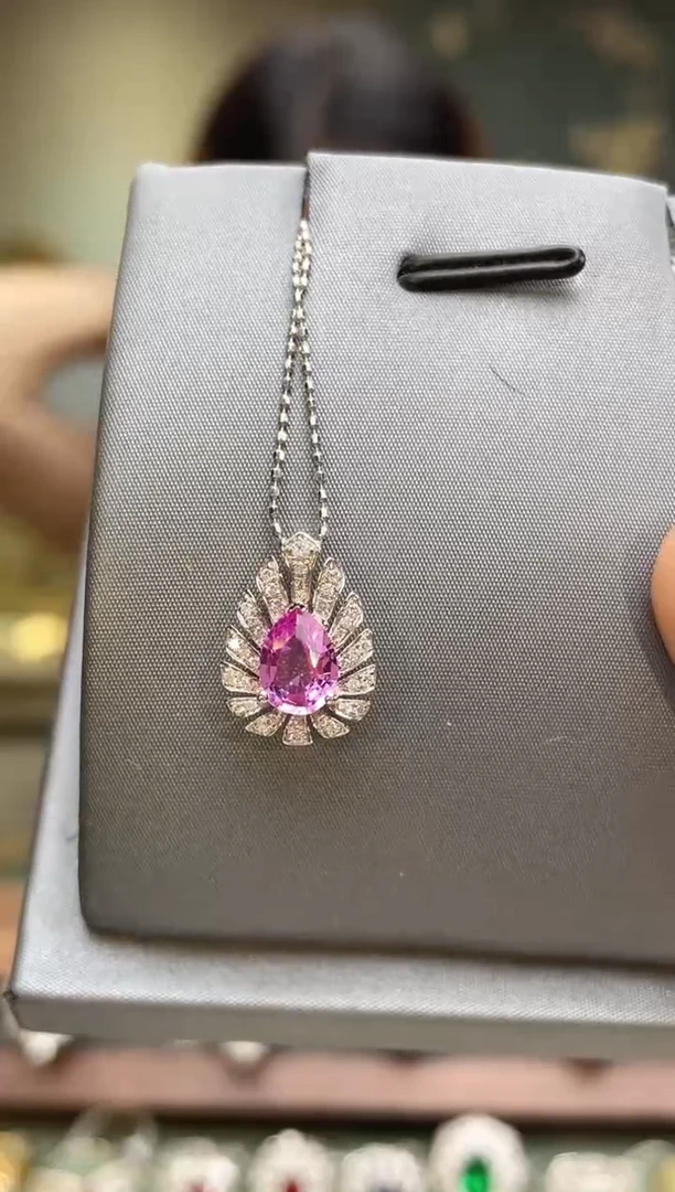 颈饰彩色蓝宝石18K金镶嵌无烧帕帕拉恰主石：0.84ct