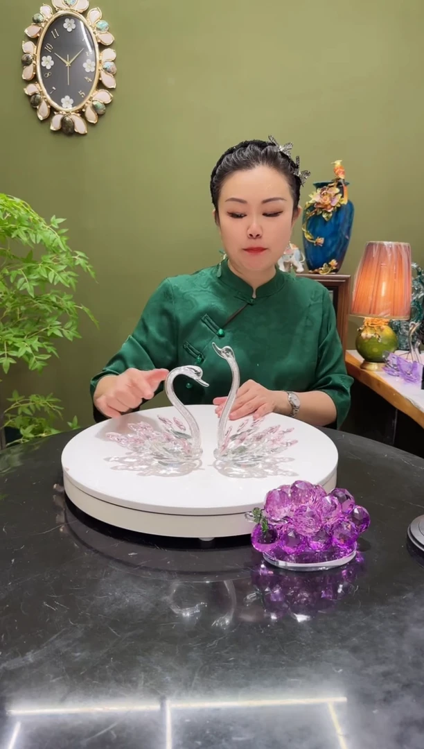 人造水晶一对  粉色天鹅