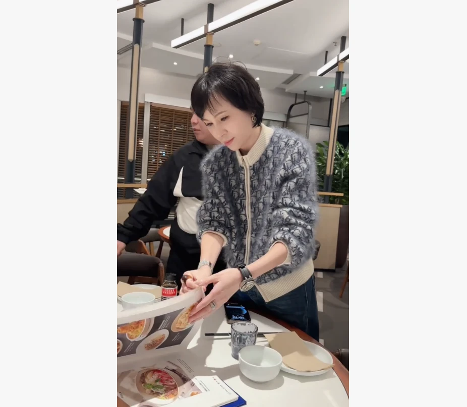 辣椒姐【DD羊绒开衫】100羊绒长袖高级感拉链时尚女士羊绒开衫#6629