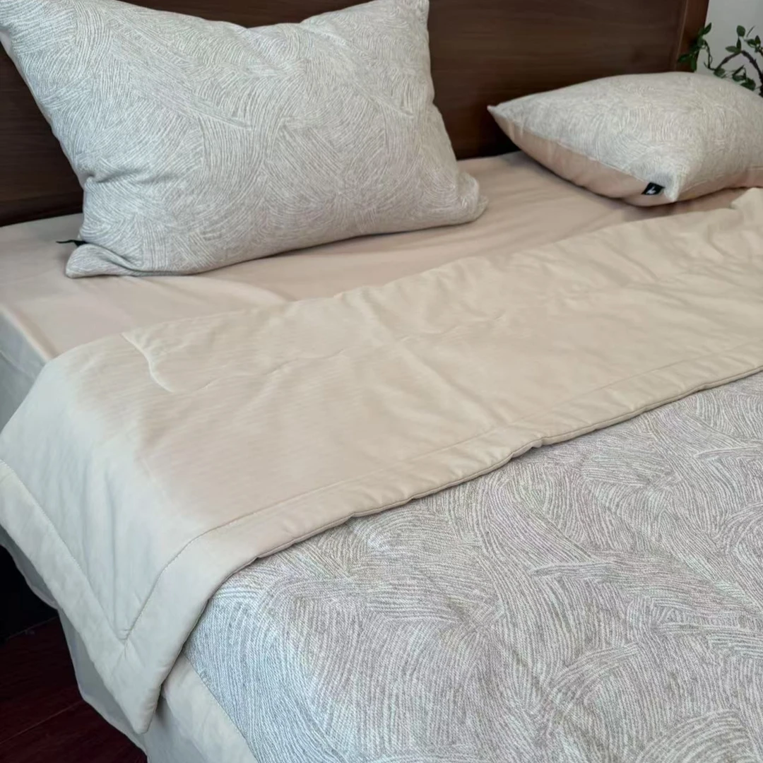 【云玺】蚕丝被30%填充轻奢夏被四件套全棉色织提花B面人字纹柔软