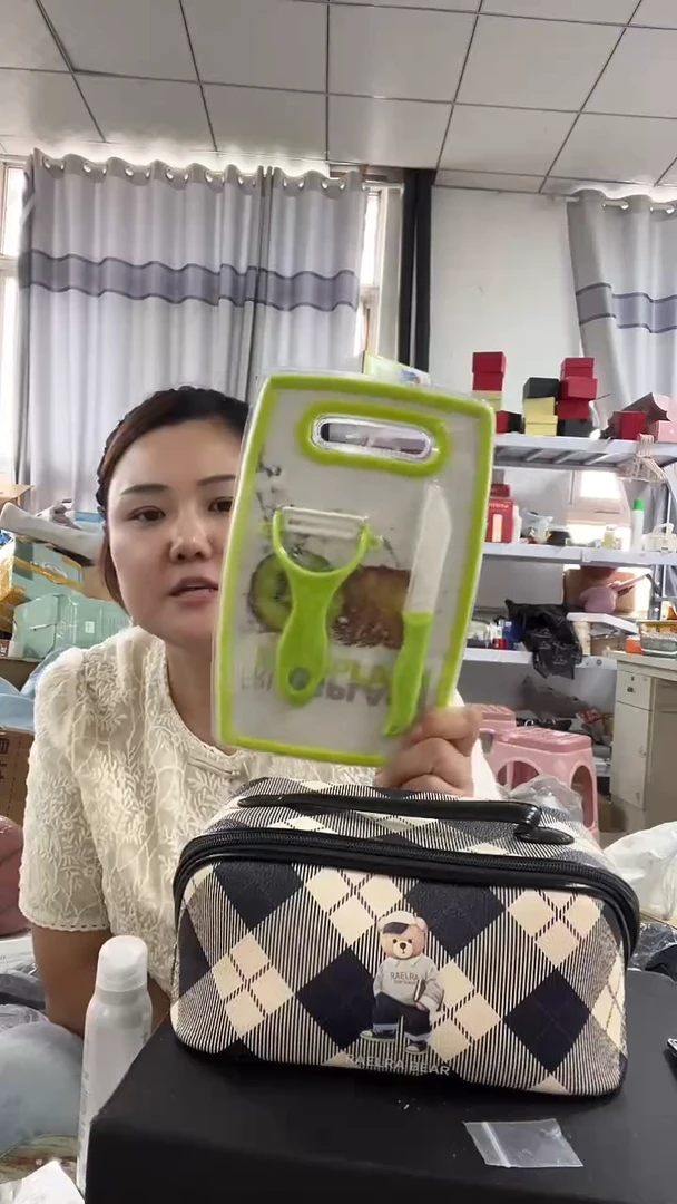 牦牛剖层皮革琪琪女包超好看发图片款