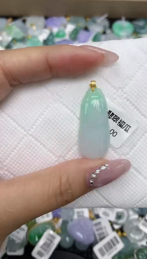 颈饰18K金镶嵌翡翠a货百元一下同包裹多件发出的只收取一单运费